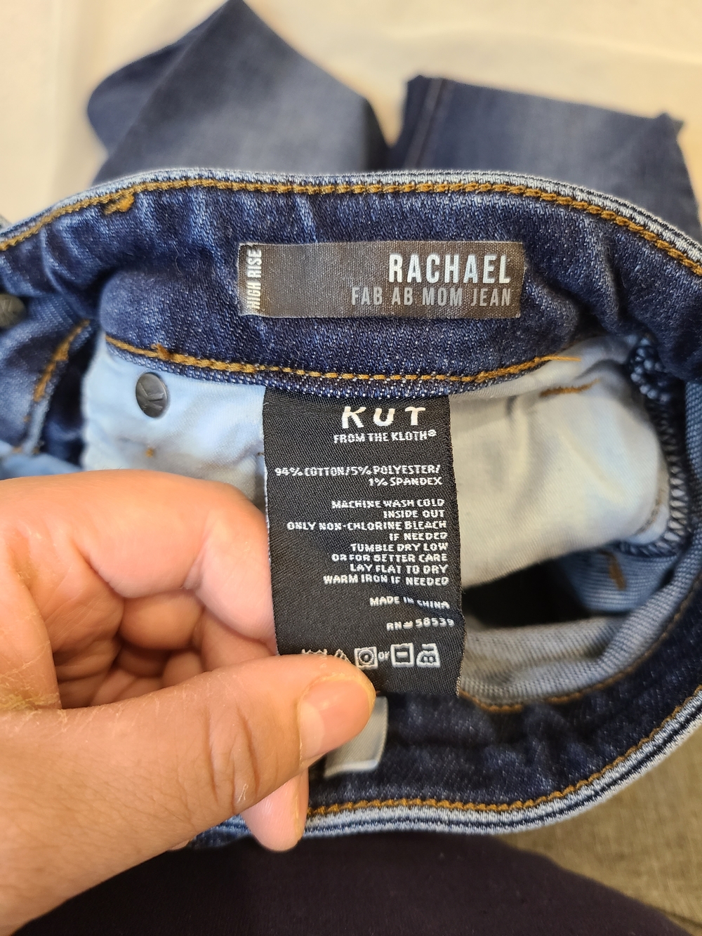 Kut from the Kloth Rachael Fab Ab Mom Jean - Picture 5 of 6